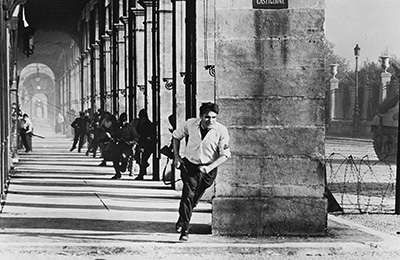 パリは燃えているか場面写真