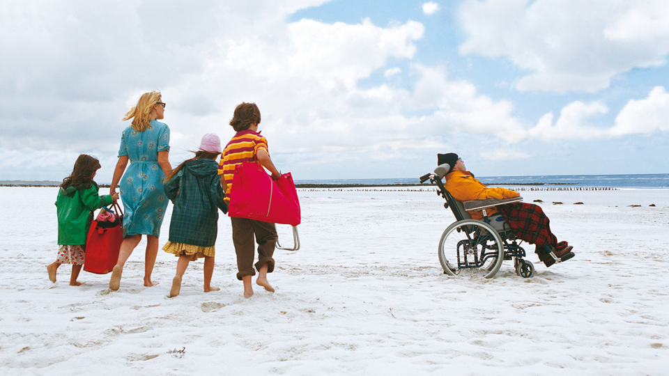 潜水服は蝶の夢を見る場面写真