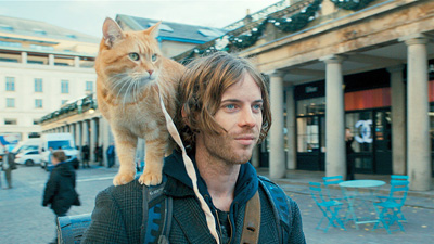 ボブという名の猫 幸せのハイタッチ場面写真