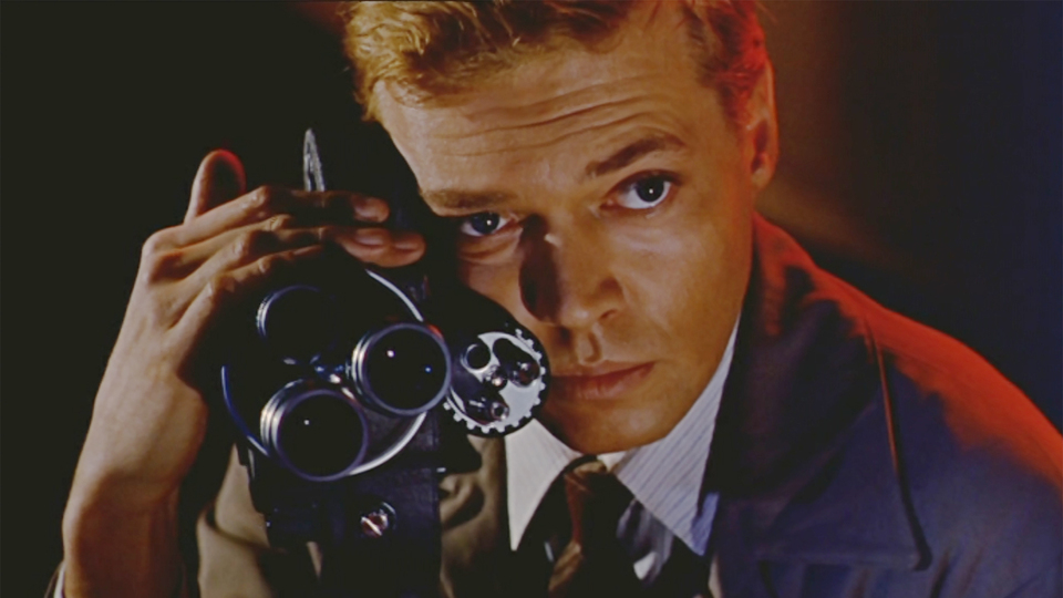 血を吸うカメラ場面写真