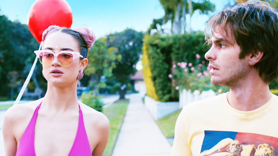 アンダー・ザ・シルバーレイク場面写真