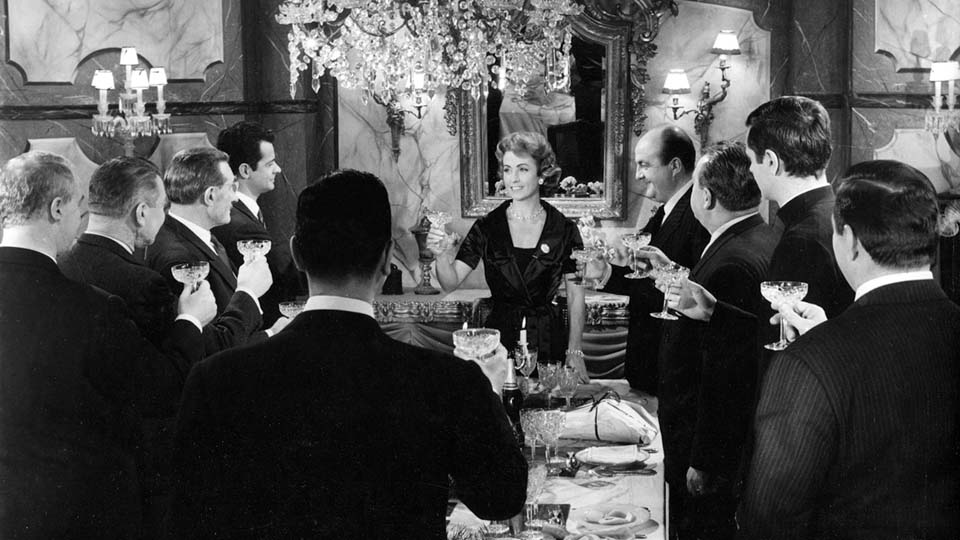 自殺への契約書場面写真