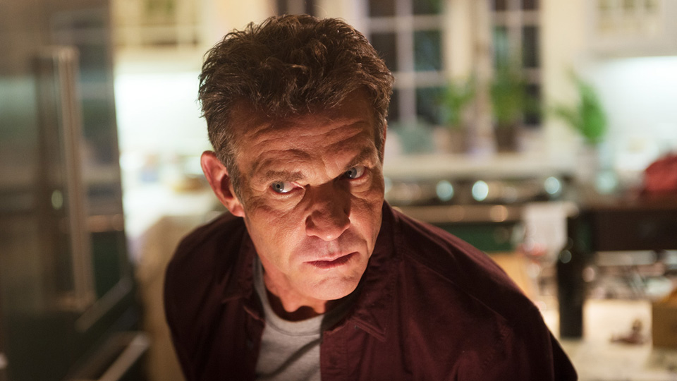 侵入する男［吹］場面写真