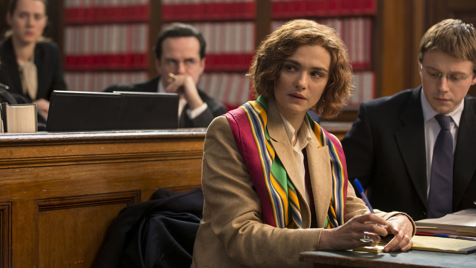 否定と肯定場面写真