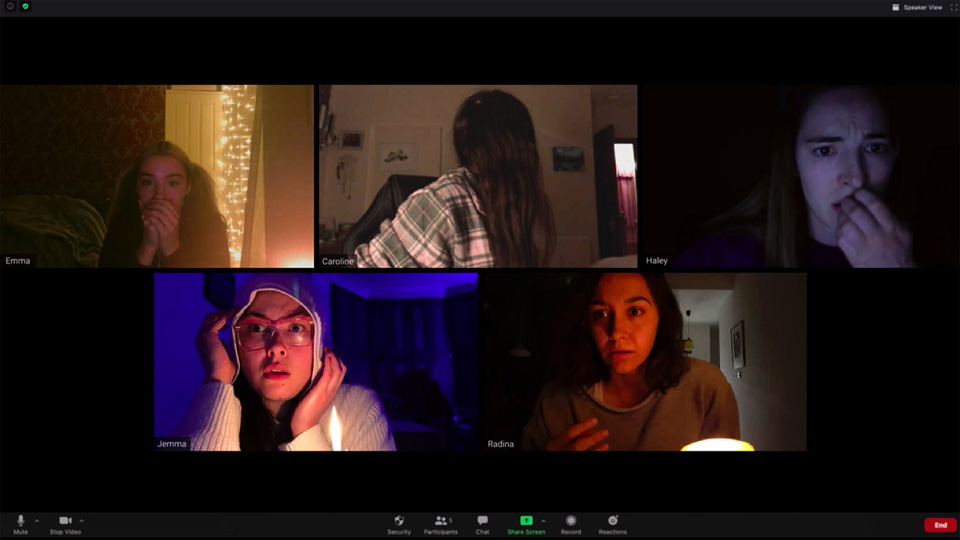 ズーム/見えない参加者場面写真