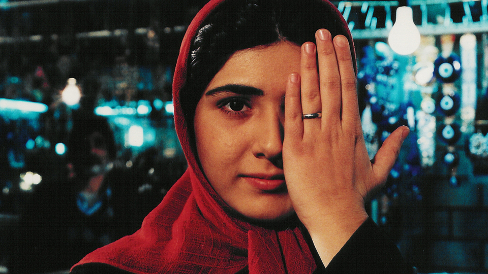 砂塵にさまよう場面写真