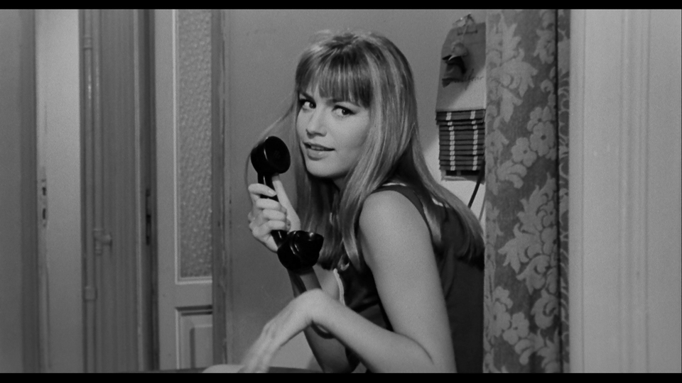 禁じられた抱擁場面写真