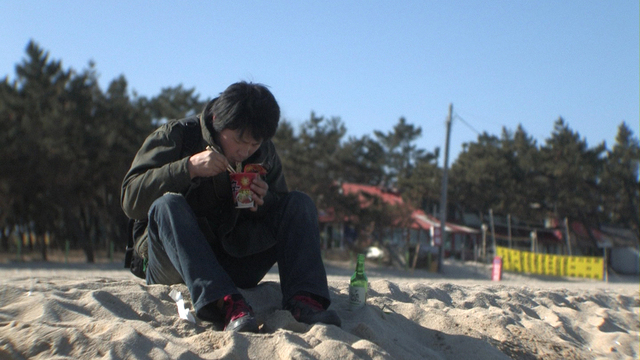 昼間から呑む場面写真