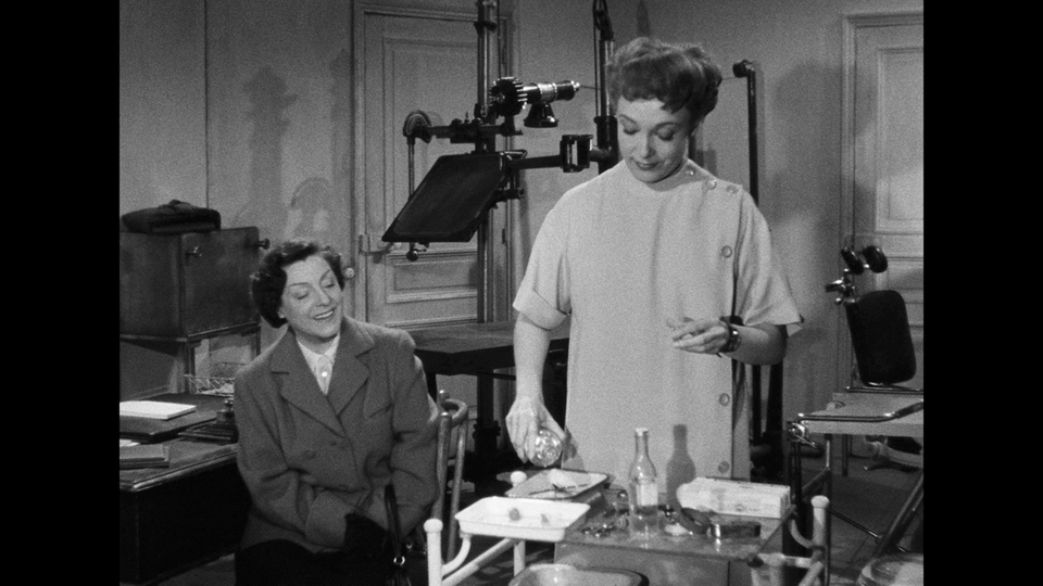 ある女の愛場面写真