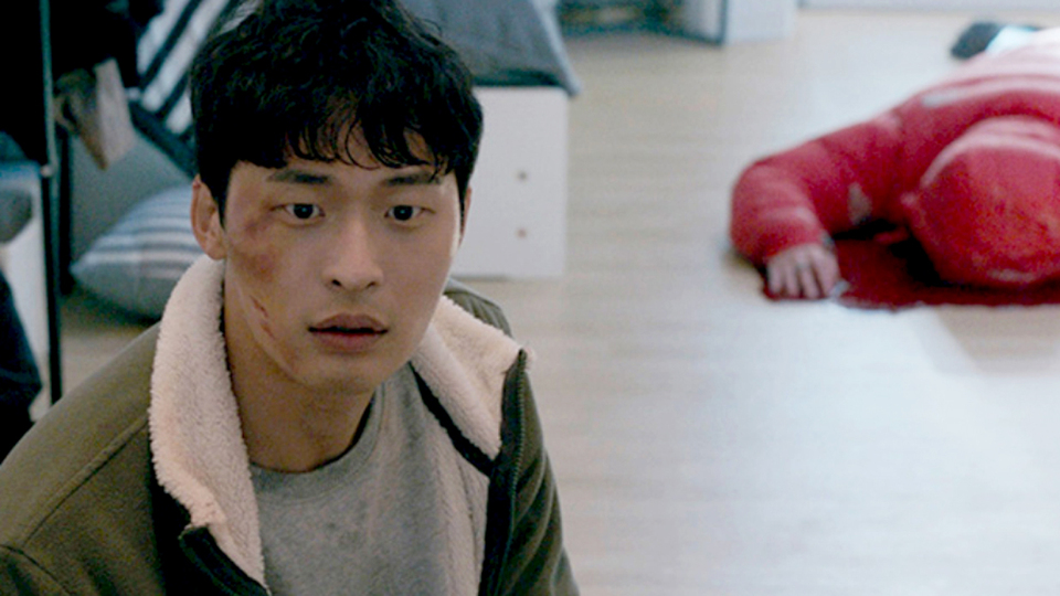 見知らぬ隣人場面写真