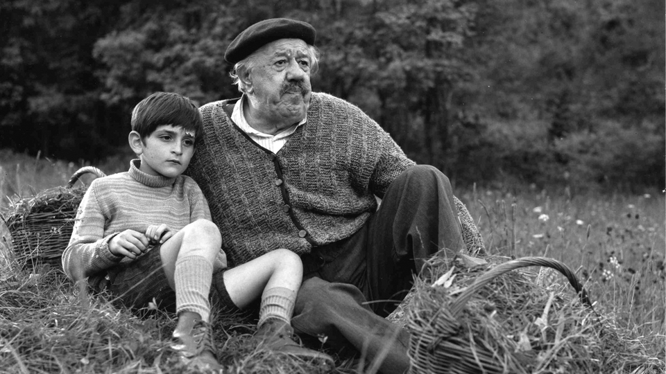 老人と子供場面写真