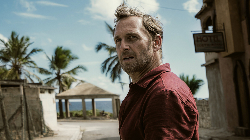 ブラック・デーモン 絶体絶命場面写真