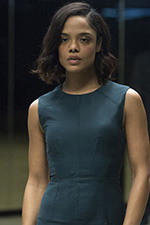 “シャーロット・ヘイル,テッサ・トンプソン,村中知”