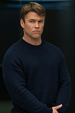 “アシュリー・スタッブス,ルーク・ヘムズワース,遠藤大智”