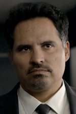 アルカラズ刑事,マイケル・ペーニャ,漢那仁史