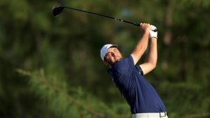 シェフラーが3打差首位で最終日へ　ホブランド、ウッズは16位