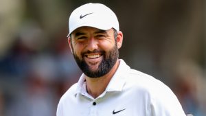 連勝かかるシェフラーが「63」で首位浮上　1打差2位にストラカ
