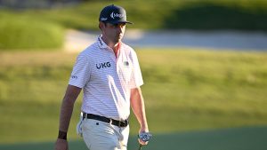 J.T.ポストン、D.ギムが暫定首位　米男子ツアーは3日連続の順延